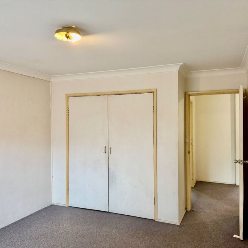 Location, Spacious Town House - Photo 1