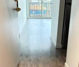 *VGH Cambie/14th*Modern 1 Br Apt*Laminate Floors**Value* - Photo 4