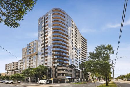 Stylish One Bedroom Apartment in the Sought After North Complex - Photo 2