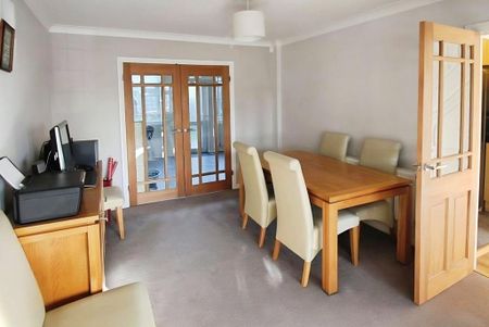 4 bedroom terraced house to rent - Photo 2