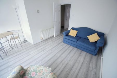 Flat 4, 2 Templemore Avenue, BT54FT, Belfast - Photo 3