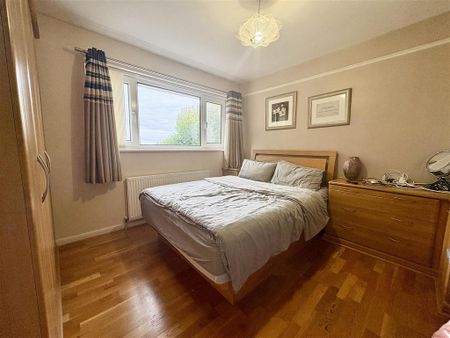 4 bedroom detached house to rent - Photo 5