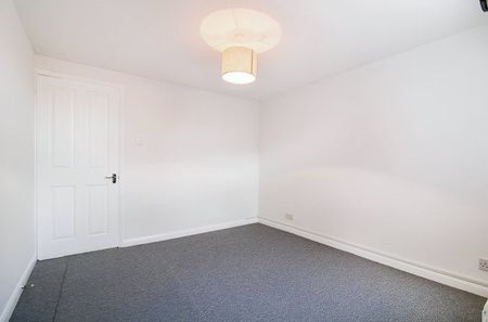 Bywater Court, Farnborough - Photo 2