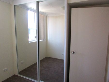 2 Bedroom Apartment with ensuite, Stunning open city and district views - Photo 4