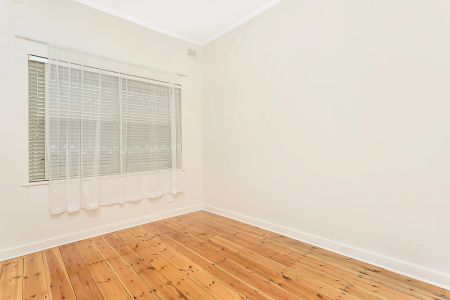 Well maintained four bedroom generous family living - Photo 4