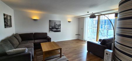 2 bedroom Flat To Let - Photo 2