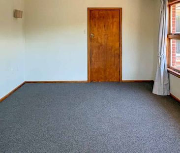 Family Friendly Three Bedroom Home with Great Outdoor Space! - Photo 3