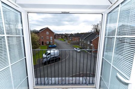 12a Gransha Chase, Dundonald, Belfast, BT16 2FE - Photo 3