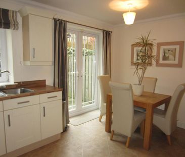 3 bedroom terraced house to rent - Photo 4