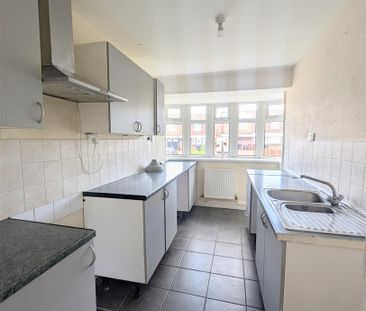 3 Beds - Detached house - - Photo 5