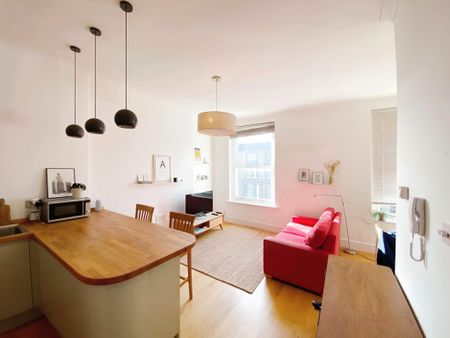 Lovely 1 Bedroom Flat to let in Ladbroke Grove - Photo 3