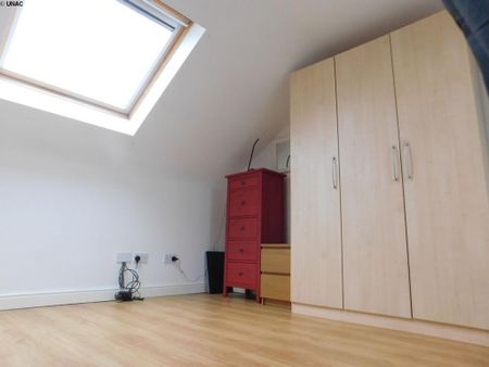 4 bedroom terraced house to rent - Photo 4