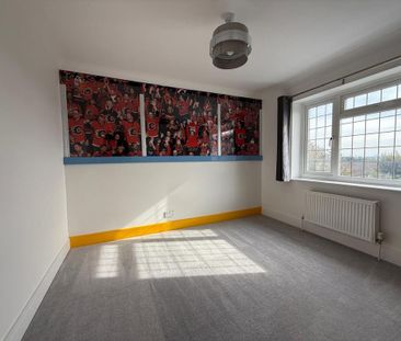 4 bedroom semi-detached house to rent - Photo 5