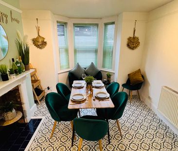 Stylish ensuite house share opposite train station The Sea Green Su... - Photo 3