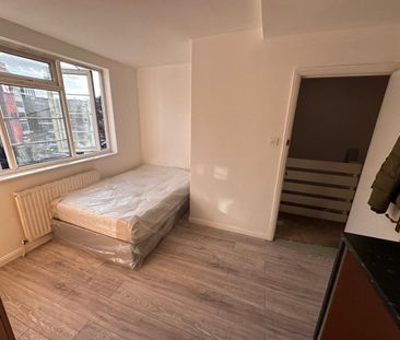 Studio Flat, Village Way East, HA2 - Photo 1