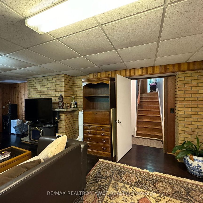 For Lease - 114 Ridgewood Road, Toronto, Ontario - Photo 1