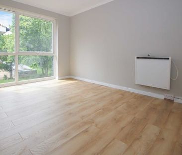 2 bed Flat for rent - Photo 5