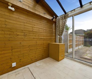 2 bedroom semi-detached house to rent - Photo 4