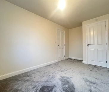Farleigh Drive, Harworth, Doncaster, DN11 8FW - Photo 6