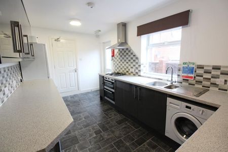 5 bedroom terraced house to rent - Photo 5