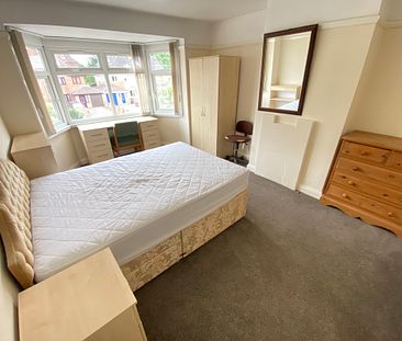 5 Bed Student Accommodation - Photo 4