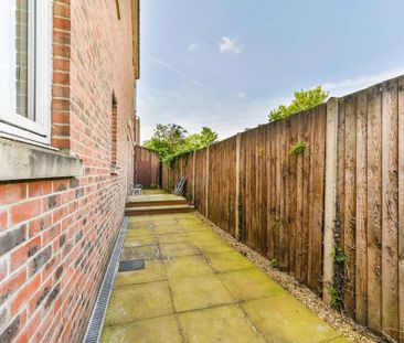1 bedroom flat to rent - Photo 5