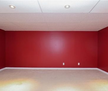 For Lease - 104 Thornbury Crescent, South of Baseline to Knoxdale, ... - Photo 1