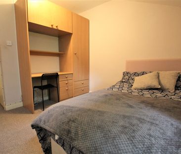 5 bedroom apartment to rent - Photo 3