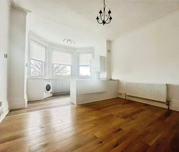 Inwood Road, Hounslow, TW3 1XH - Photo 4