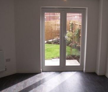 3 bedroom detached house to rent - Photo 2