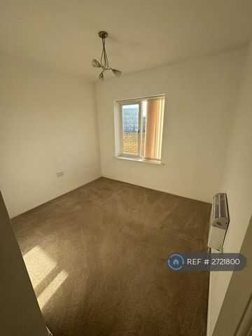 2 bedroom flat to rent - Photo 4