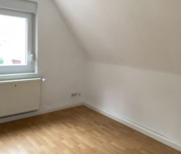 Wer will mich!? Günstige 2-Zimmer-Dachgeschosswohnung - Foto 1