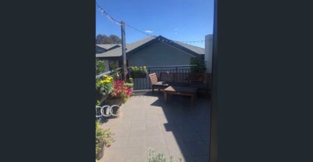 Stunning, Spacious, Light, Bright Townhouse in Centre of Exciting Leederville - Photo 3