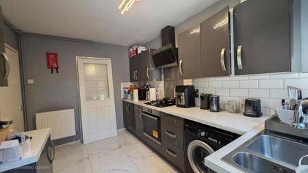 1 bedroom in a house share to rent - Photo 4