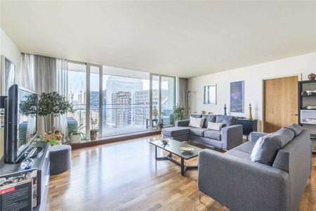 Generous 3 - 4 bedroom lateral apartment of over 1,500 sq. ft. with epic views from the 11th floor of a highly regarded building with parking and 24/7 concierge. - Photo 4