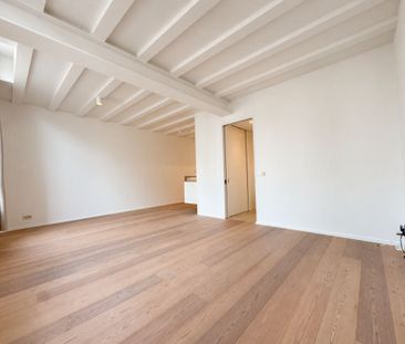 Appartement te huur in Brussel voor € 1.500 met 1 slaapkamer - Photo 2