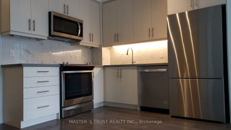 For Lease - 85 Oneida Crescent Unit# 1111, Richmond Hill, Ontario - Photo 2