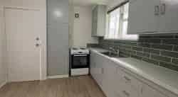 2 bedroom recently renovated home - Photo 4