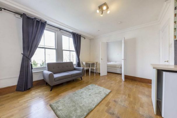 1 bedroom flat to rent - Photo 1