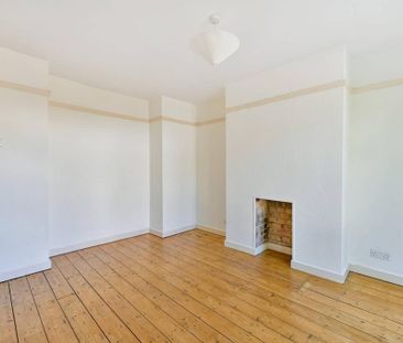 2 bedroom maisonette to rent - Photo 2