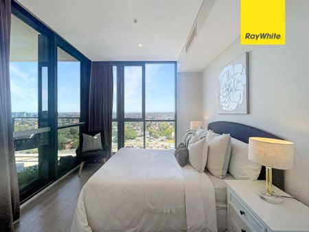 Freshly Update Two Bedroom Apartment - Photo 3
