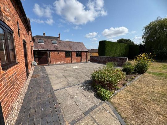 3 bedroom detached house to rent - Photo 1