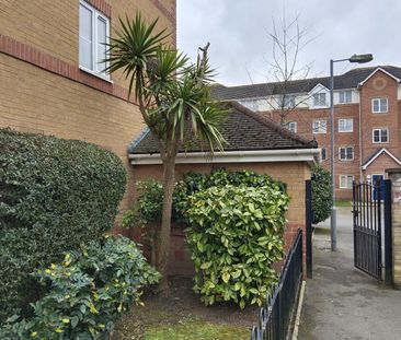 1 Bed Flat, Dairyman Close, NW2 - Photo 2