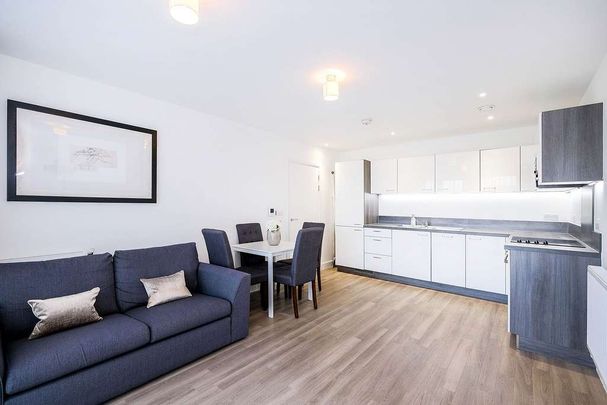 2 Bed Flat, Adenmore Road, SE6 - Photo 1