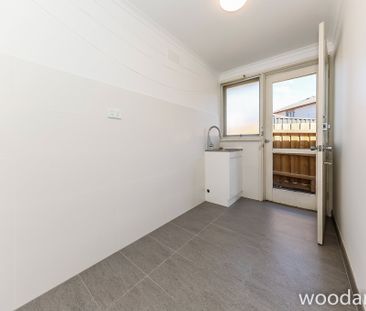 Renovated 3-Bedroom Home with Park Views in Prime Camberwell! - Photo 2