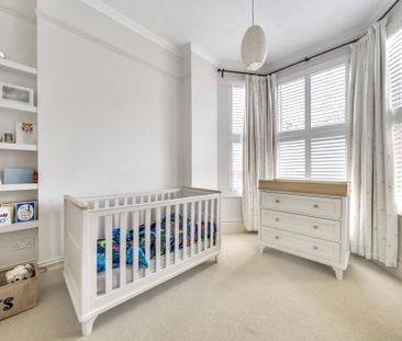 3 bedroom flat to rent - Photo 4