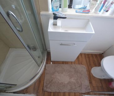 1 bedroom Flat To Let - Photo 5