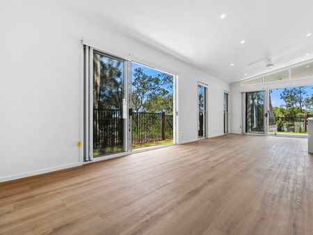 Elegant, Contemporary Living in a Highly Sought-After Pocket - Photo 2