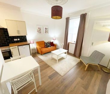 1 Bedroom Property in Morris Street - Photo 3