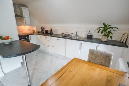 2 bedroom apartment to rent - Photo 4